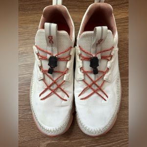 ON Cloudaway snearker, size US 8.5 Women